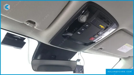 KIA CARNIVAL 9-SEATER PRESTIGE