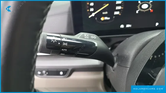 KIA CARNIVAL 9-SEATER PRESTIGE