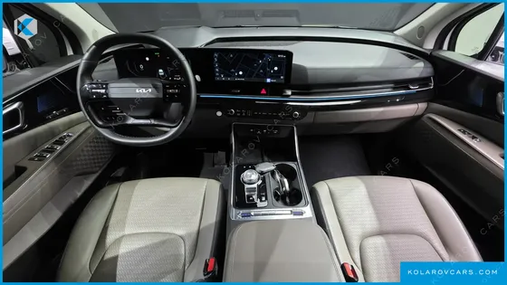 KIA CARNIVAL GASOLINE 7-SEATER SIGNATURE