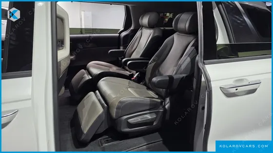 KIA CARNIVAL GASOLINE 7-SEATER SIGNATURE