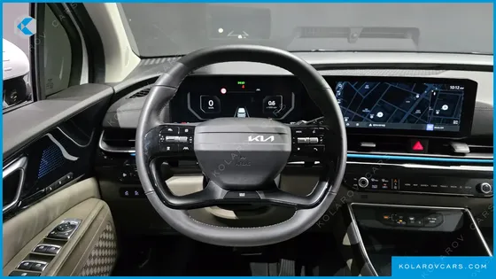 KIA CARNIVAL GASOLINE 7-SEATER SIGNATURE