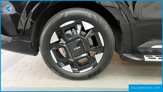 KIA CARNIVAL HEV 7-SEATER HI-LIMOUSINE (SPECIAL VEHICLE)