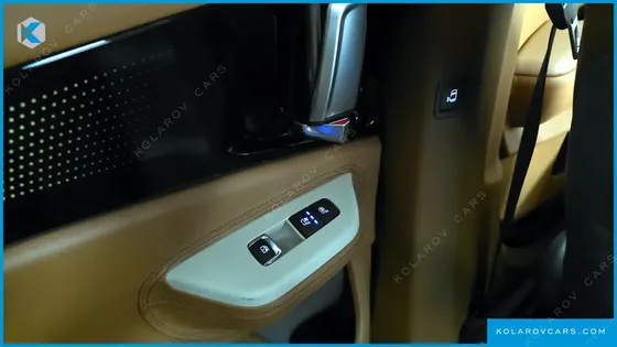 KIA CARNIVAL HEV 7-SEATER HI-LIMOUSINE (SPECIAL VEHICLE)