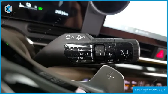 KIA CARNIVAL HEV 7-SEATER HI-LIMOUSINE (SPECIAL VEHICLE)