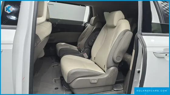 KIA CARNIVAL 9-SEATER SIGNATURE