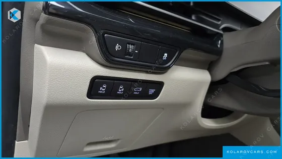 KIA CARNIVAL 9-SEATER SIGNATURE