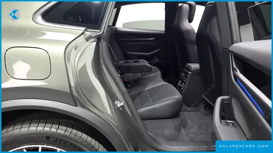 PORSCHE MACAN BASE 4