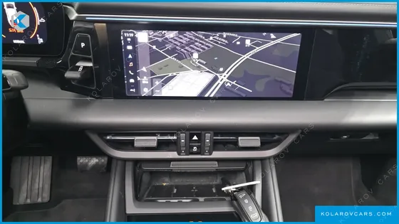 PORSCHE MACAN BASE 4