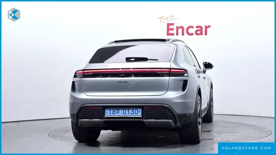 PORSCHE MACAN TURBO
