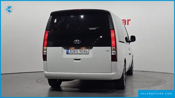 HYUNDAI STARIA 4WD TOURER 9-SEATER