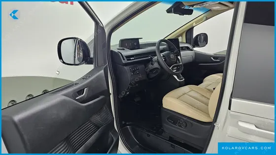 HYUNDAI STARIA 4WD TOURER 9-SEATER