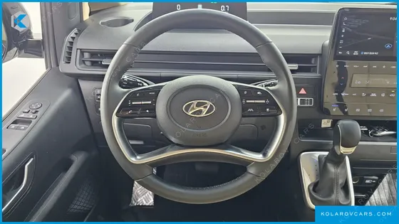 HYUNDAI STARIA 4WD TOURER 9-SEATER