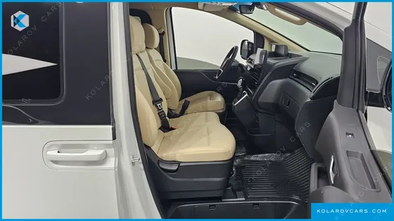 HYUNDAI STARIA 4WD TOURER 9-SEATER
