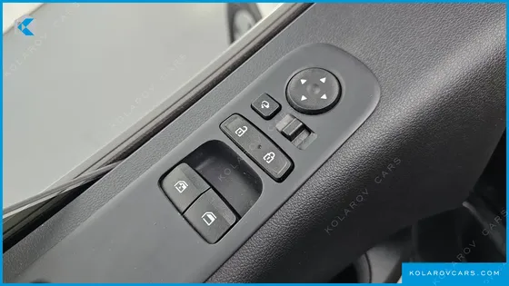 HYUNDAI STARIA 4WD TOURER 9-SEATER