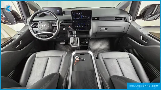 HYUNDAI STARIA CARGO 5-SEATER