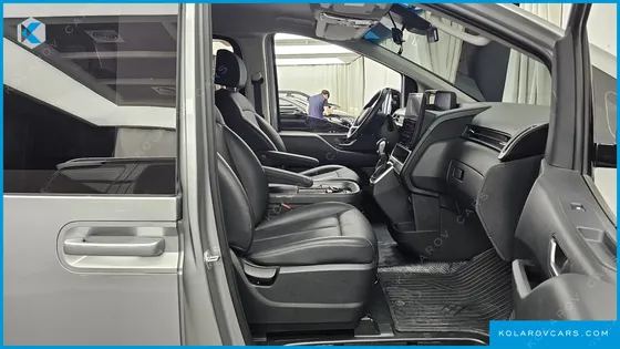 HYUNDAI STARIA CARGO 5-SEATER