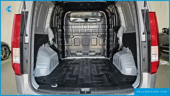 HYUNDAI STARIA CARGO 5-SEATER