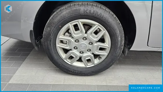 HYUNDAI STARIA CARGO 5-SEATER