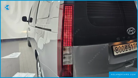 HYUNDAI STARIA CARGO 5-SEATER