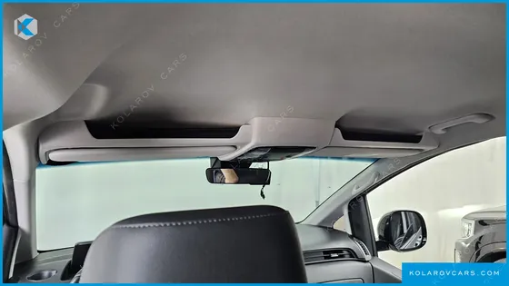 HYUNDAI STARIA CARGO 5-SEATER