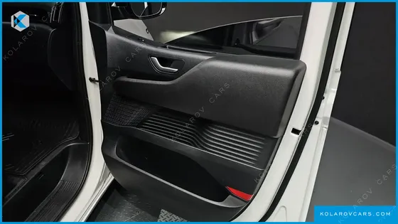 HYUNDAI STARIA CARGO 3-SEATER
