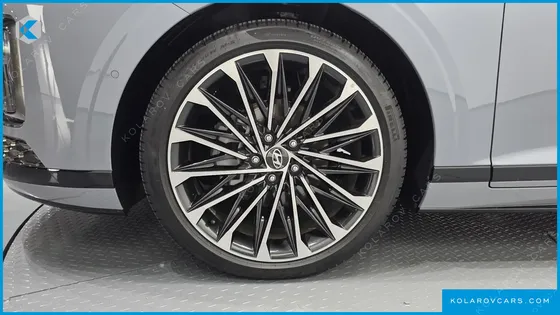 HYUNDAI GRANDEUR CALLIGRAPHY