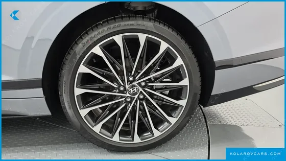 HYUNDAI GRANDEUR CALLIGRAPHY