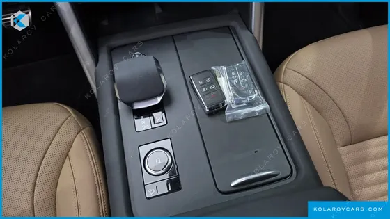 LAND ROVER DISCOVERY D300 DYNAMIC HSE