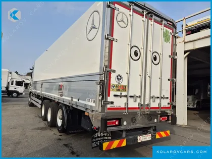 MERCEDES CARGO TRUCK 8X4