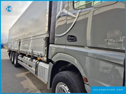 MERCEDES CARGO TRUCK 8X4