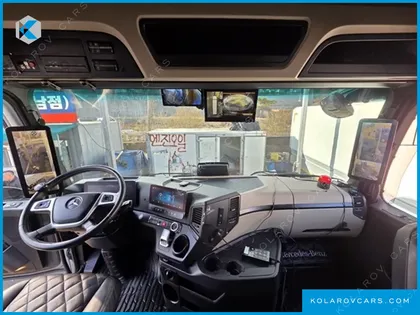 MERCEDES CARGO TRUCK 8X4