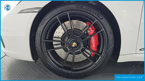 PORSCHE 911 CARRERA 4 GTS CABRIOLET