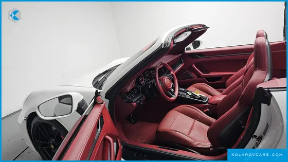 PORSCHE 911 CARRERA 4 GTS CABRIOLET