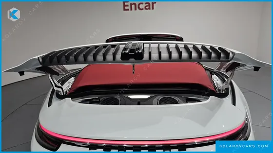 PORSCHE 911 CARRERA 4 GTS CABRIOLET