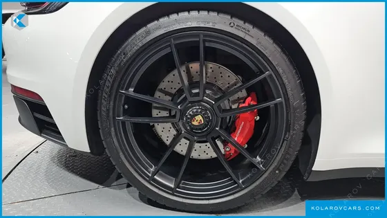 PORSCHE 911 CARRERA 4 GTS CABRIOLET