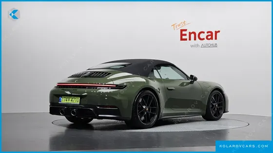 PORSCHE 911 CARRERA 4 GTS CABRIOLET