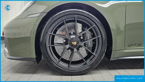 PORSCHE 911 CARRERA 4 GTS CABRIOLET