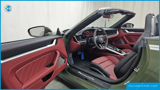 PORSCHE 911 CARRERA 4 GTS CABRIOLET