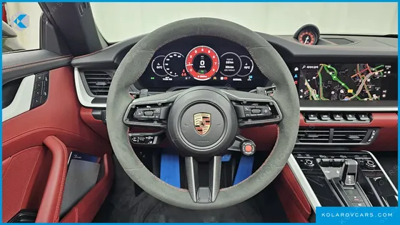 PORSCHE 911 CARRERA 4 GTS CABRIOLET