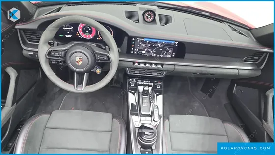 PORSCHE 911 CARRERA 4 GTS CABRIOLET