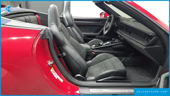 PORSCHE 911 CARRERA 4 GTS CABRIOLET