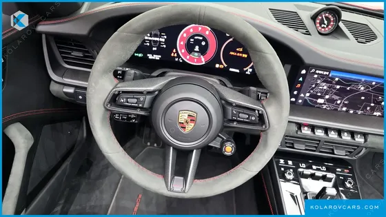 PORSCHE 911 CARRERA 4 GTS CABRIOLET