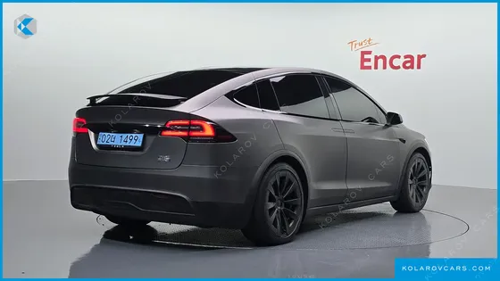 TESLA MODEL X PLAID