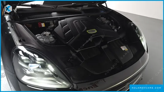 PORSCHE CAYENNE 3.0 E-HYBRID PLATINUM EDITION