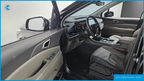 KIA CARNIVAL 9-SEATER PRESTIGE