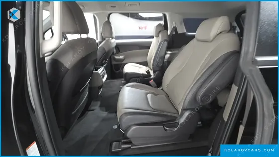 KIA CARNIVAL 9-SEATER PRESTIGE