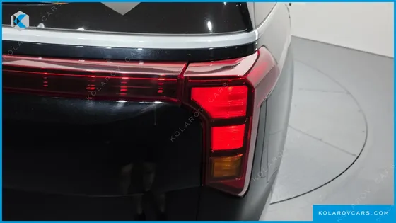KIA CARNIVAL 9-SEATER PRESTIGE