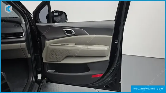 KIA CARNIVAL 9-SEATER PRESTIGE