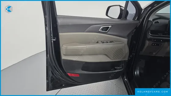 KIA CARNIVAL 9-SEATER PRESTIGE
