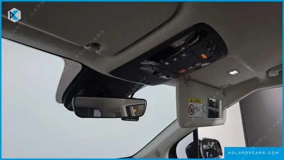 KIA CARNIVAL 9-SEATER PRESTIGE